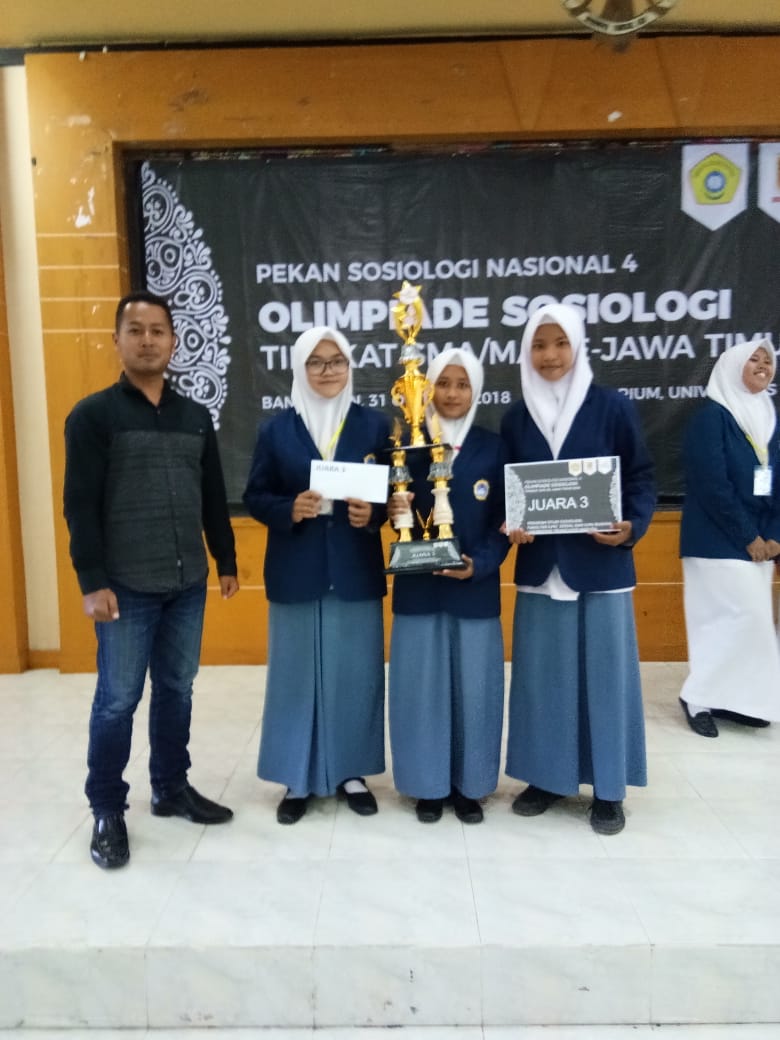 Read more about the article Juara 3 Sosiologi di Pekan Sosiologi Nasional 4
