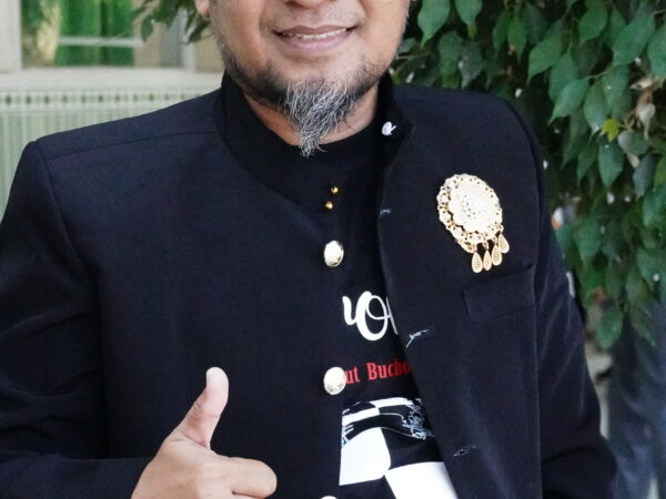 Guru B Indonesia
