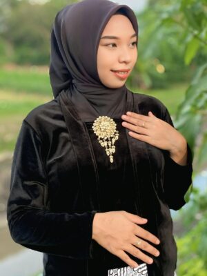 Guru Tata Busana